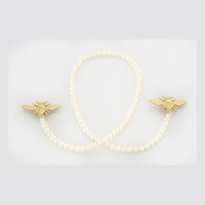 Two Bees 008 + Small pearls - Gold