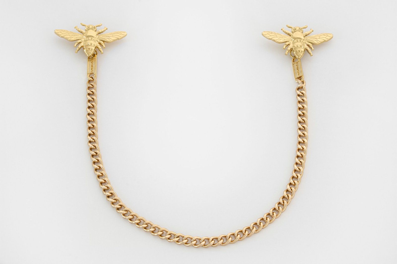 Two Bees 005 + Small Chain - Gold