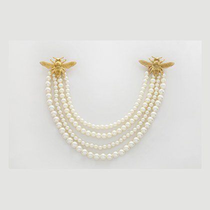Two Bees 009 + 4 Strings of Pearls - Gold